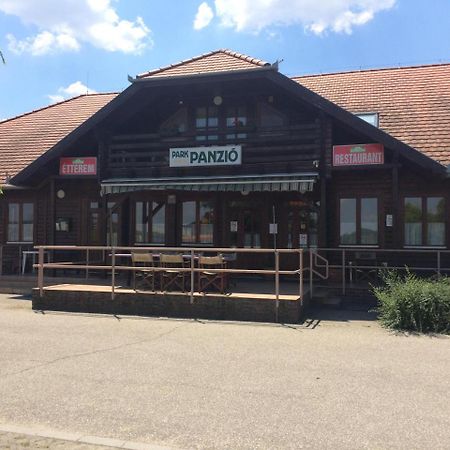 Bed and Breakfast Park Panzio*** Szolnok Exterior foto