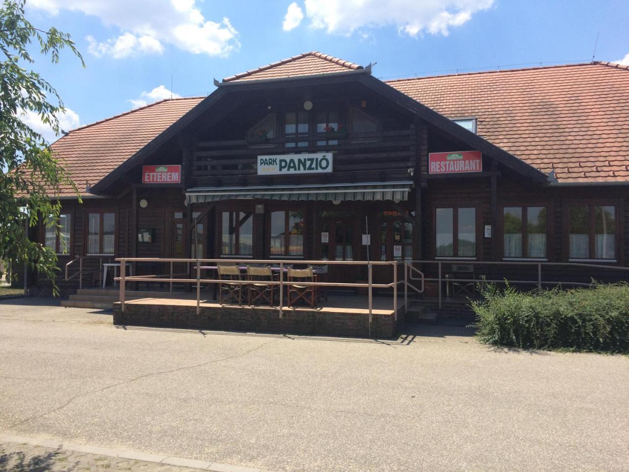 Bed and Breakfast Park Panzio*** Szolnok Exterior foto