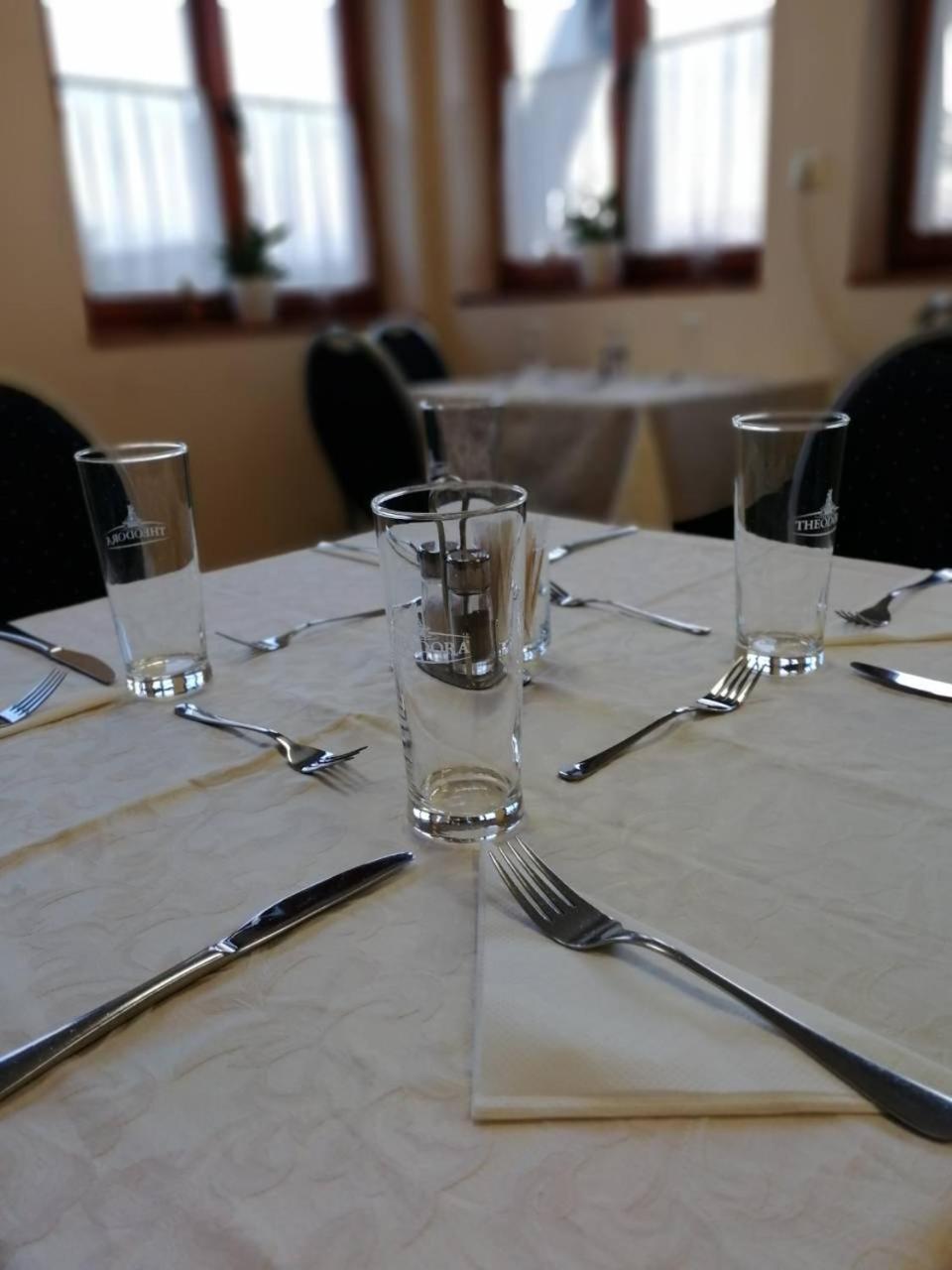 Bed and Breakfast Park Panzio*** Szolnok Exterior foto